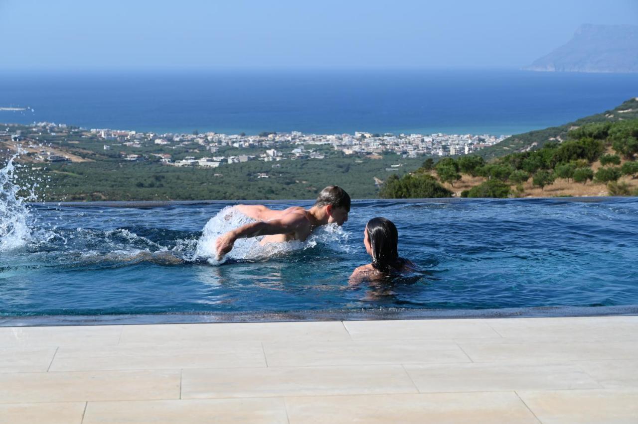 Ellas Residence Fantastic Pool Heated Kíssamos Екстериор снимка
